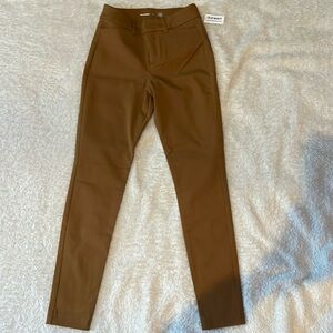 High-Waisted Pixie Skinny Pants Never worn
